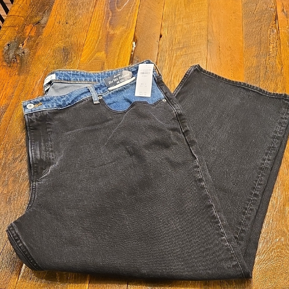 Abercrombie & Fitch 36 Short Curve Love High Rise 90s Relaxed Jean, NWT